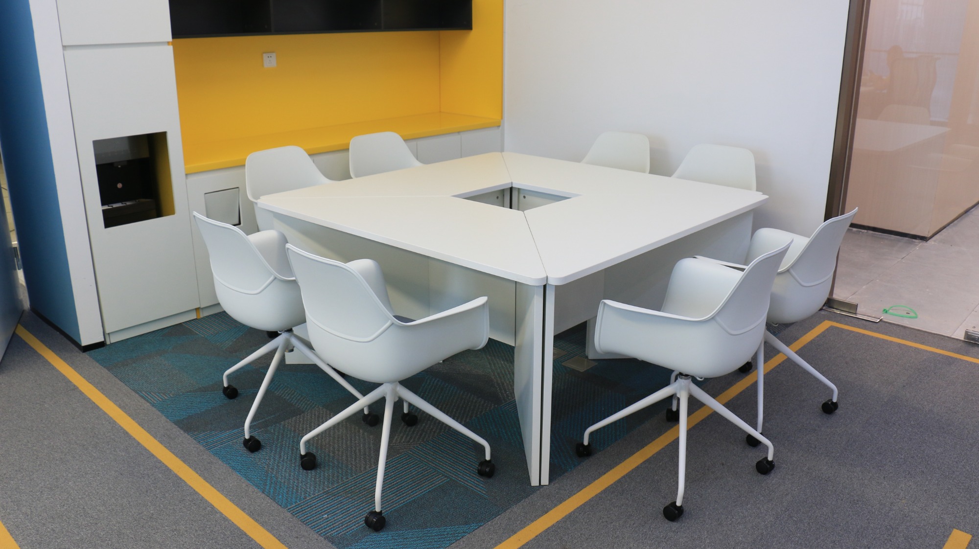Meet&Co furniture project_meeting spaces 