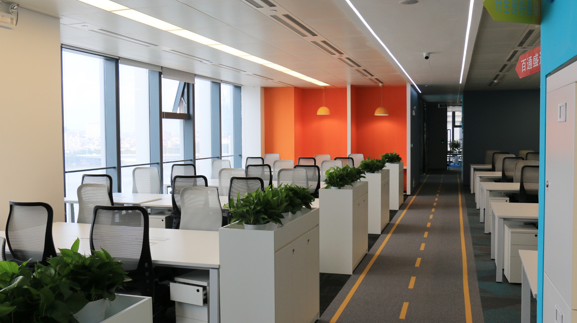 Meet&Co furniture project_open plan office workstations
