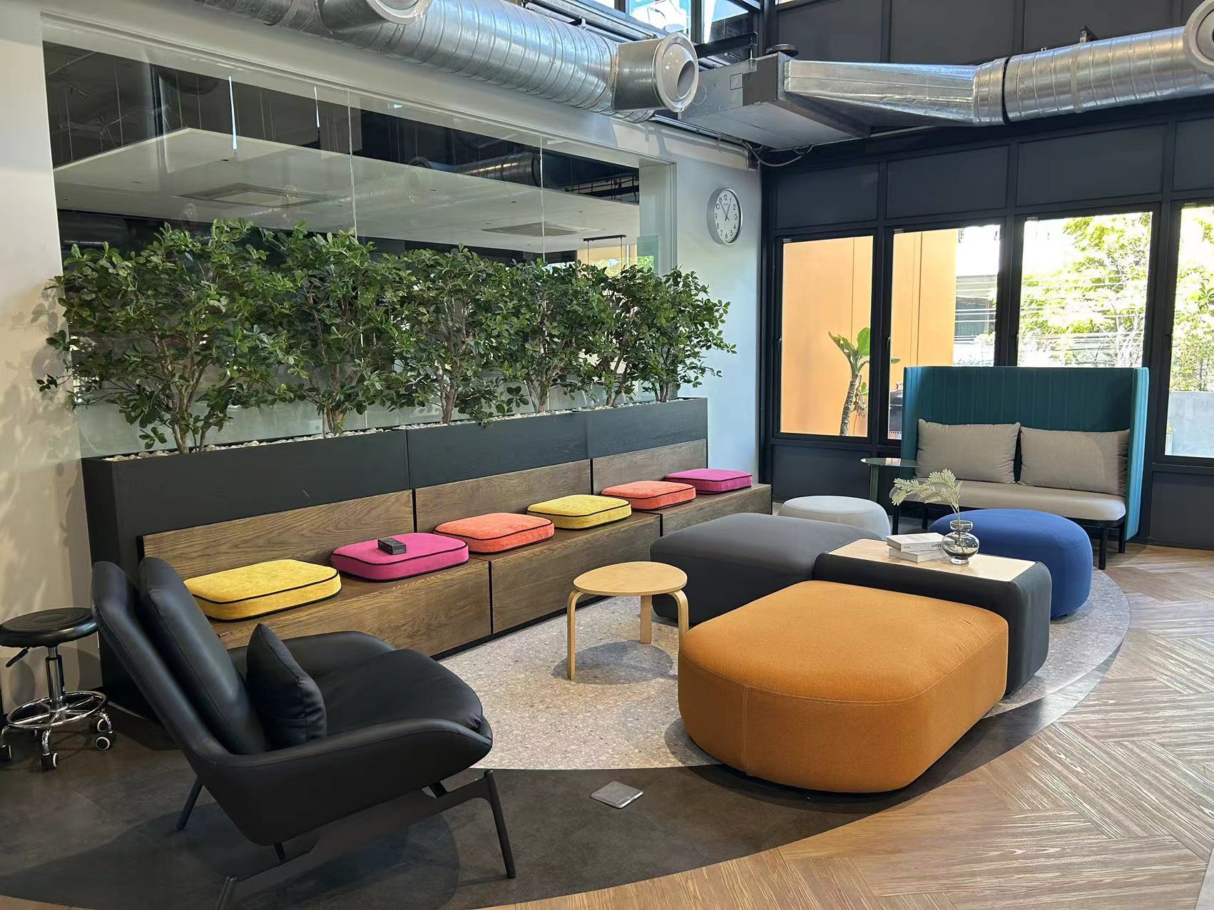 Meet&Co Office Furniture Project_showroom