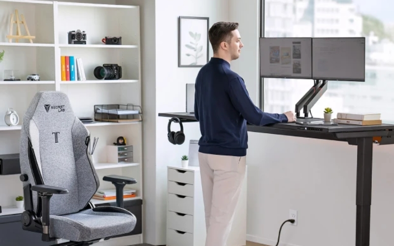 Standing desk Secretlab Magnus Pro